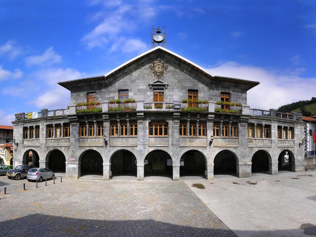 Hostal Jai Alai Leitza  Exterior photo